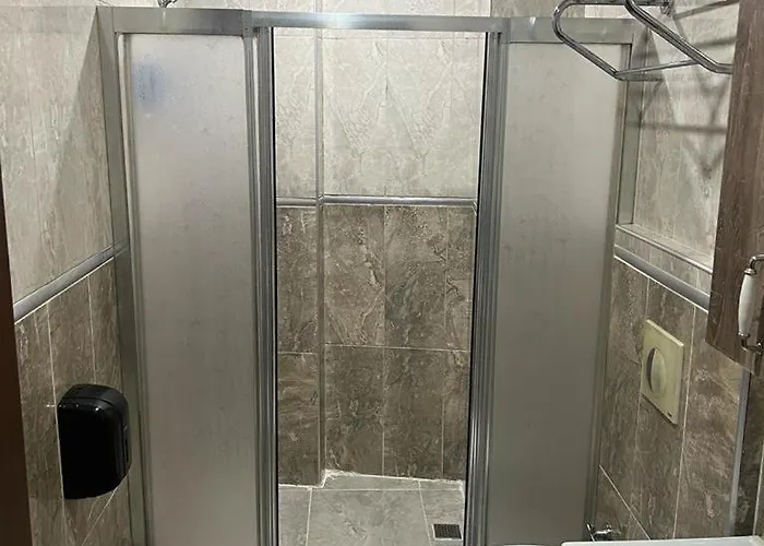 فندق سبا وحمام فندق سانلي 2*